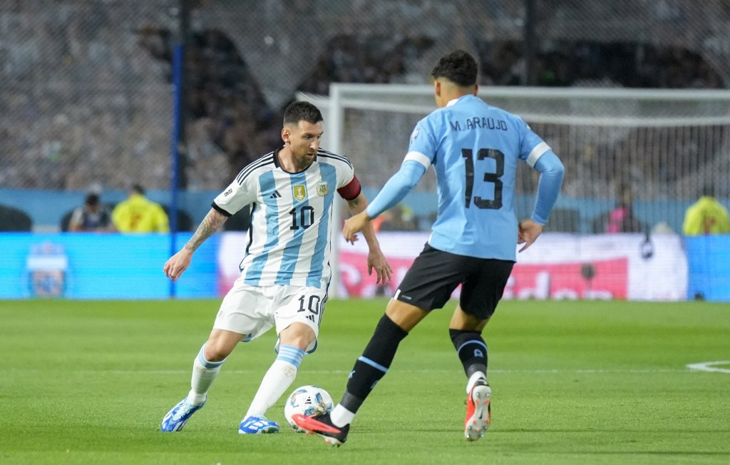 Messi, de la autocrítica al enojo con los jugadores de Uruguay: «Tienen que aprender a&nbsp;respetar»