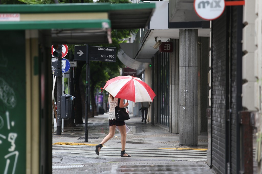 Diluvio en CABA y alerta en el país por tormentas, viento y posible caída de&nbsp;granizo