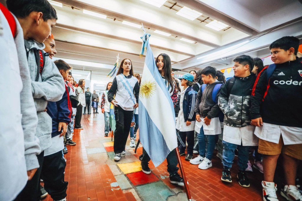 Casi 200 mil estudiantes del nivel secundario comienzan este lunes las&nbsp;clases